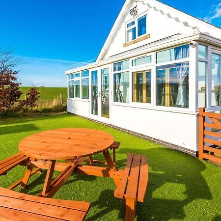 "Woodlands" By Greenstay Serviced Accommodation - Luxury 3 Bed Cottage In North Wales With Stunning Countryside Views & Parking - Close To Glan Clwyd Hospital - The Perfect Choice For Contractors, Business Travellers, Families And Groups Bodelwyddan Exteriör bild