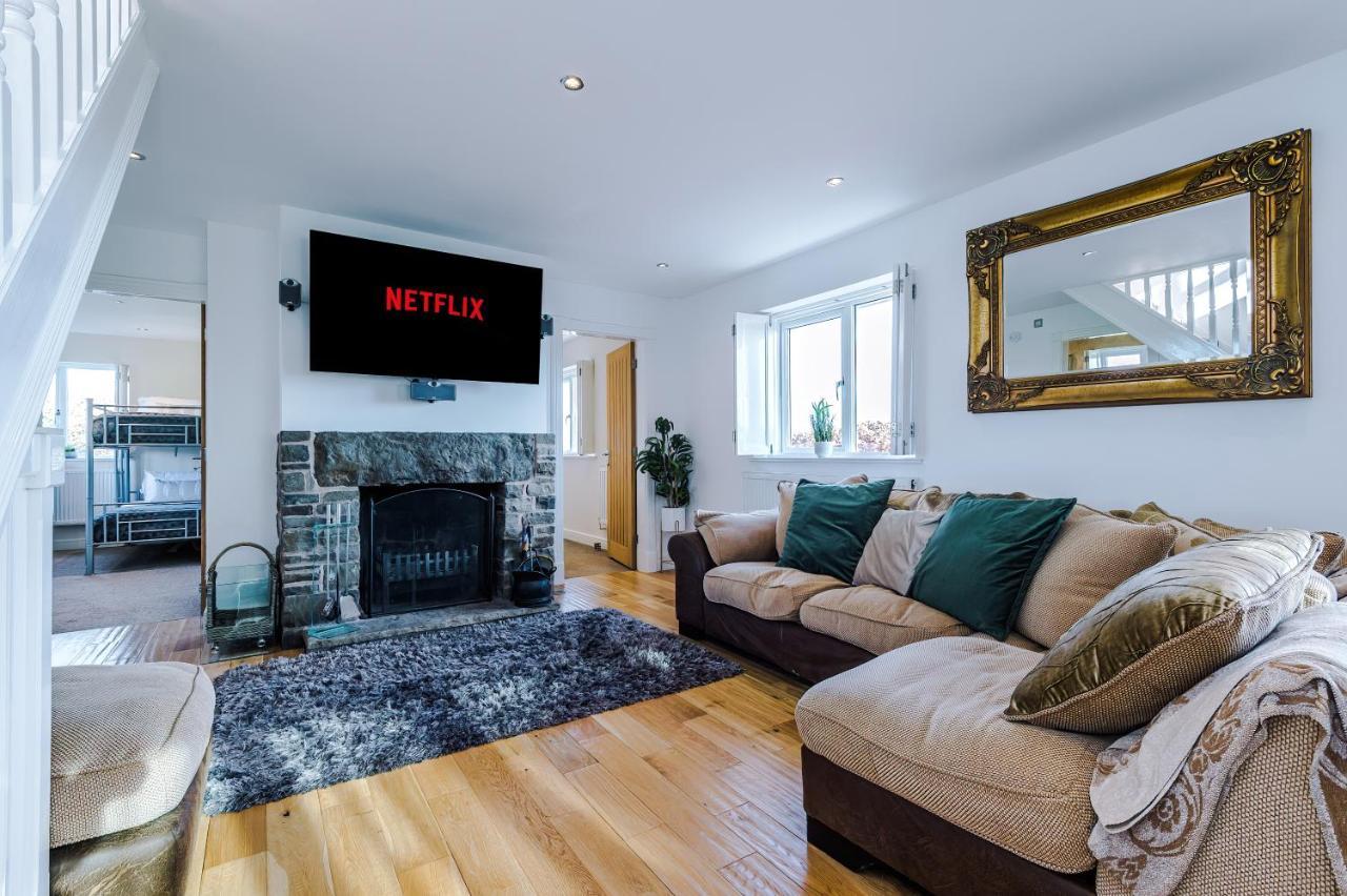 "Woodlands" By Greenstay Serviced Accommodation - Luxury 3 Bed Cottage In North Wales With Stunning Countryside Views & Parking - Close To Glan Clwyd Hospital - The Perfect Choice For Contractors, Business Travellers, Families And Groups Bodelwyddan Exteriör bild