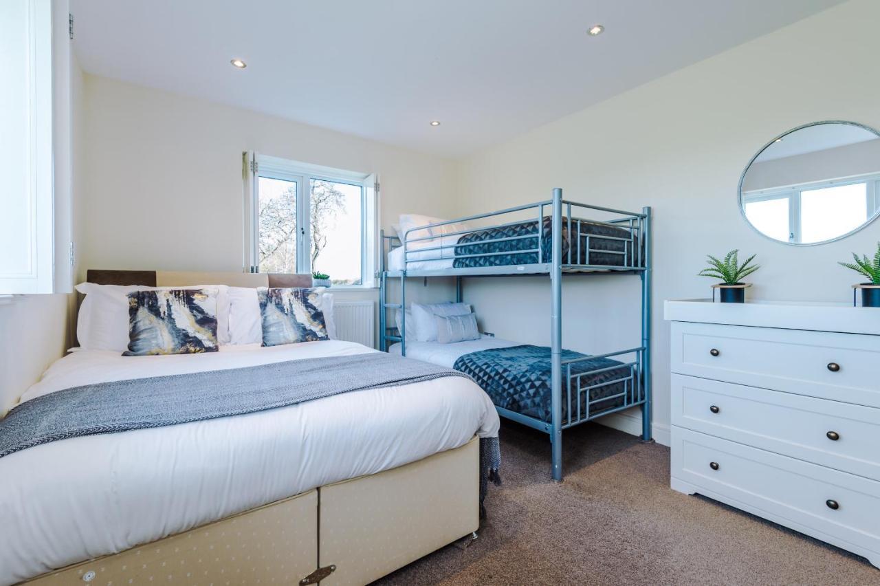 "Woodlands" By Greenstay Serviced Accommodation - Luxury 3 Bed Cottage In North Wales With Stunning Countryside Views & Parking - Close To Glan Clwyd Hospital - The Perfect Choice For Contractors, Business Travellers, Families And Groups Bodelwyddan Exteriör bild